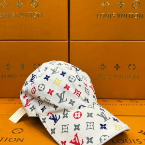 LOUIS VUITTON | CAPS With Box Packing