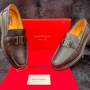 Salvatore Ferragamo logo Leather Shoes in Black